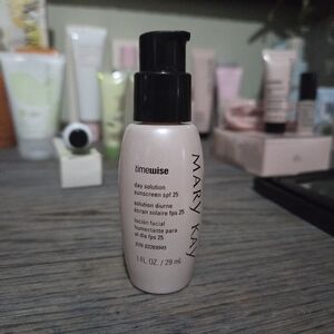 Mary Kay Timewise Day Solution Sunscreen SPF 25 Old Stock EXP 03/13